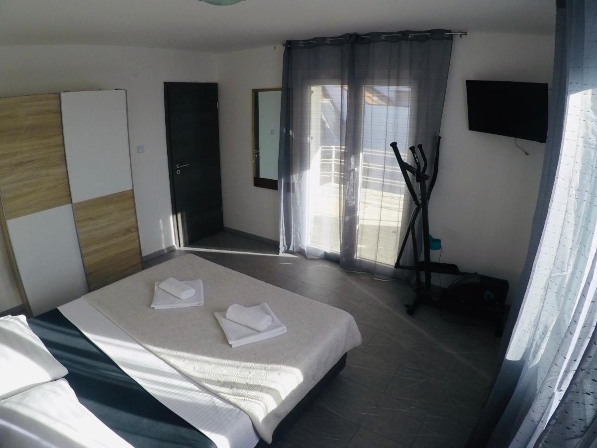 Apartments Lopac Jadranovo Eksteriør billede