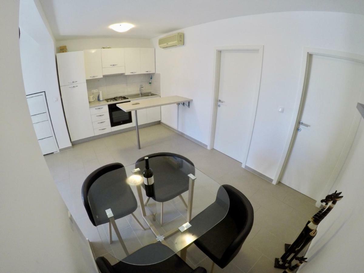 Apartments Lopac Jadranovo Eksteriør billede